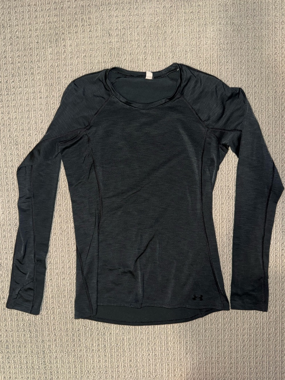 Vintage 2013 Under Armour ColdGear Women's Black Long-Sleeve Performance Top